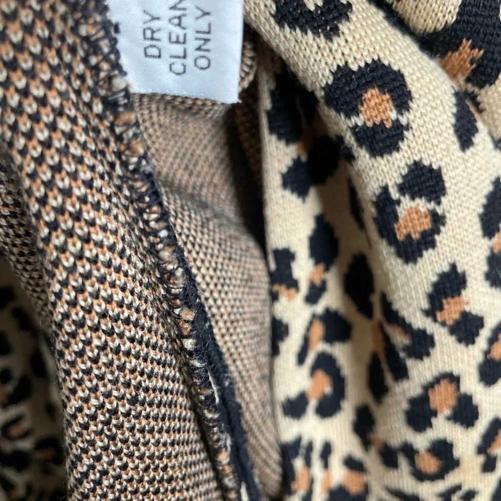 St. John Separates Leopard Button down Sweater‎ Coat